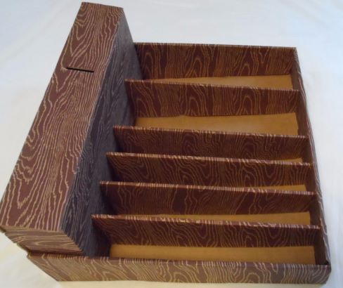 A woodgrain snackside 